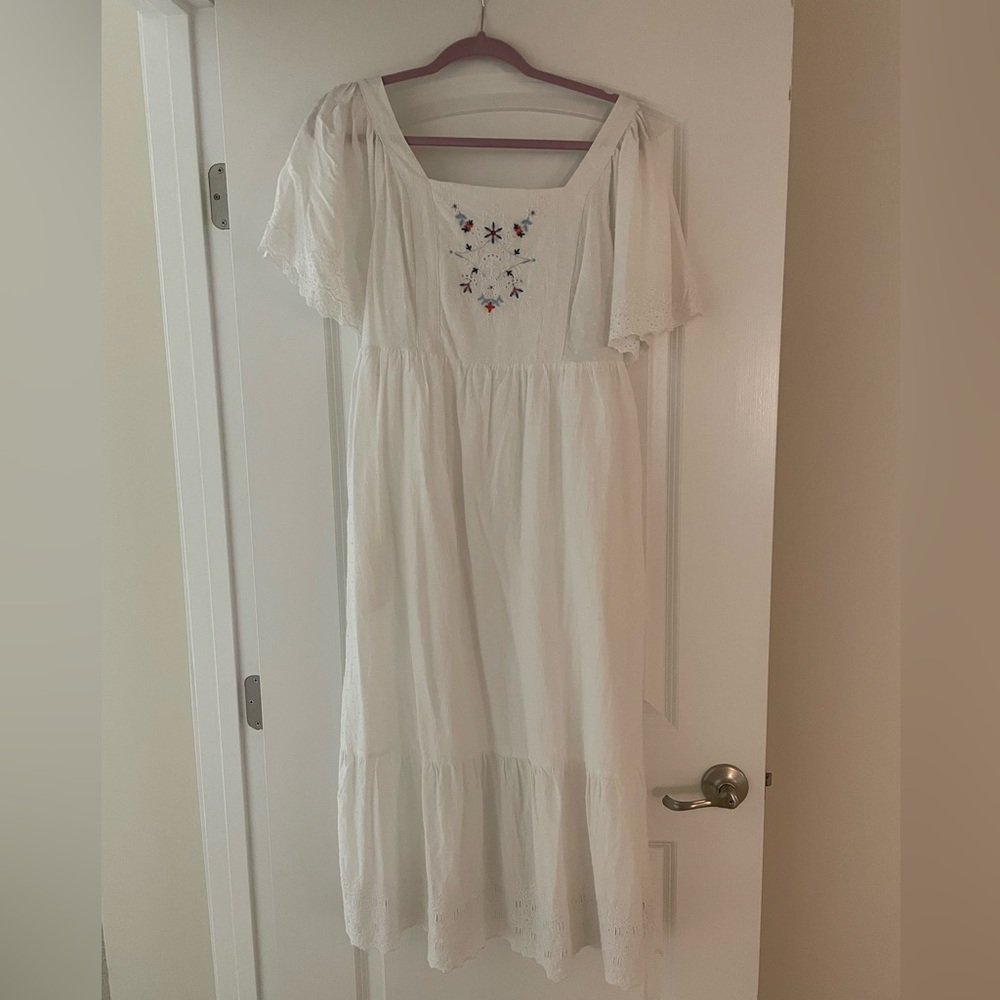 Old Navy Fit & Flare Flutter-Sleeve Tie-Back White Eyelet Midi Dres